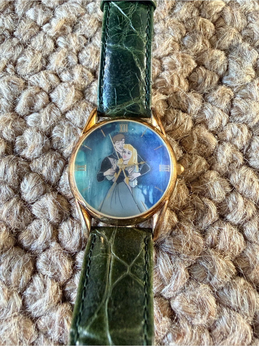 Vintage Sleeping Beauty Fossil 90’s Watch